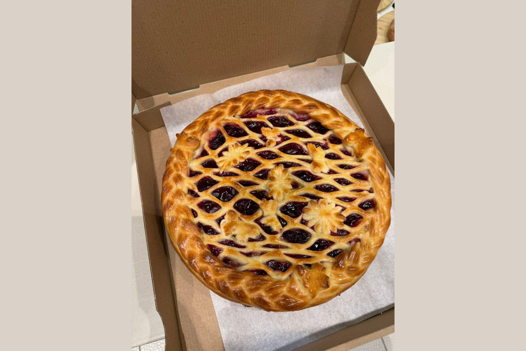 Pastete mit Kirschen