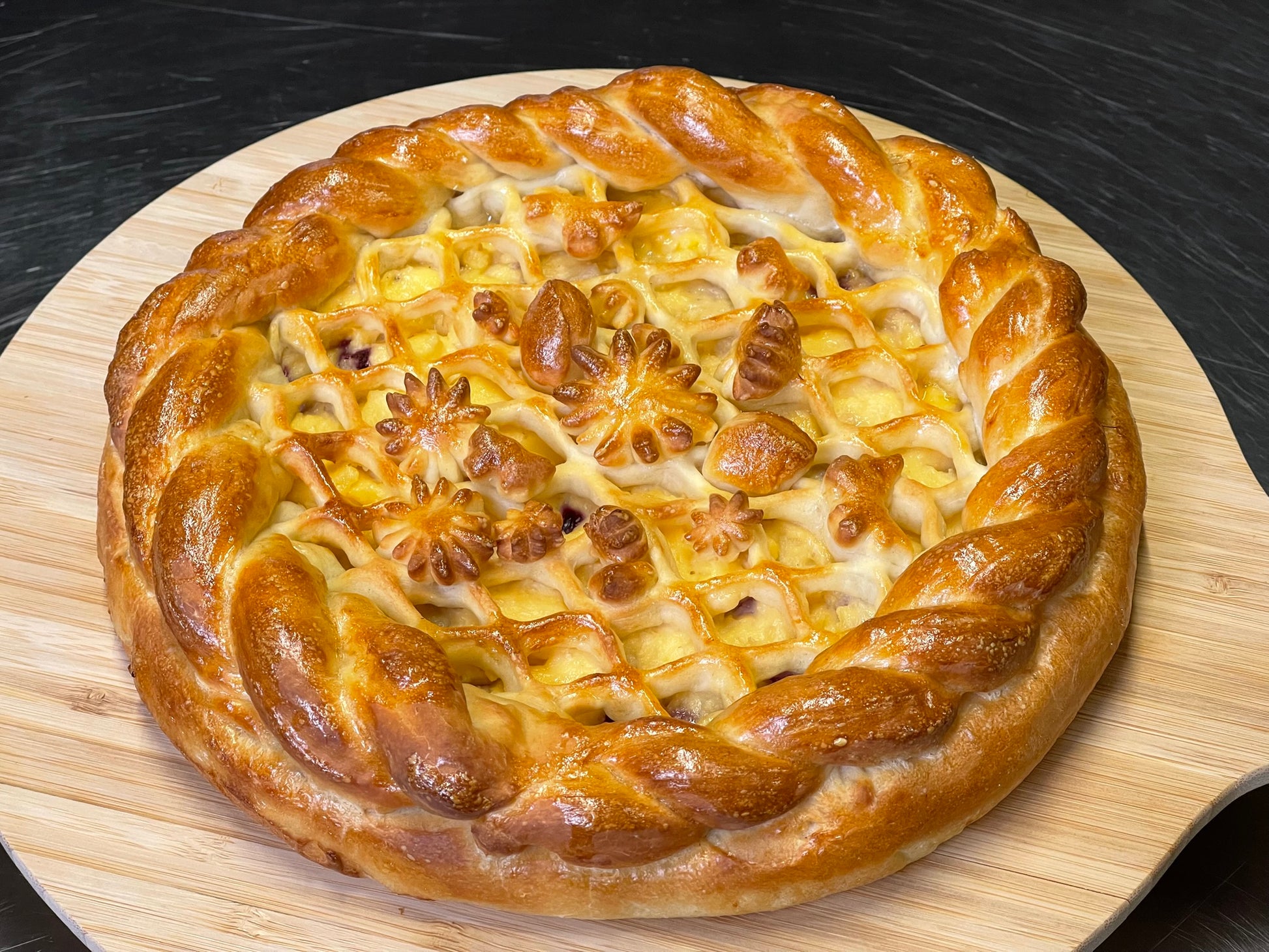 Pastete mit Johannisbeeren und Puddingcreme