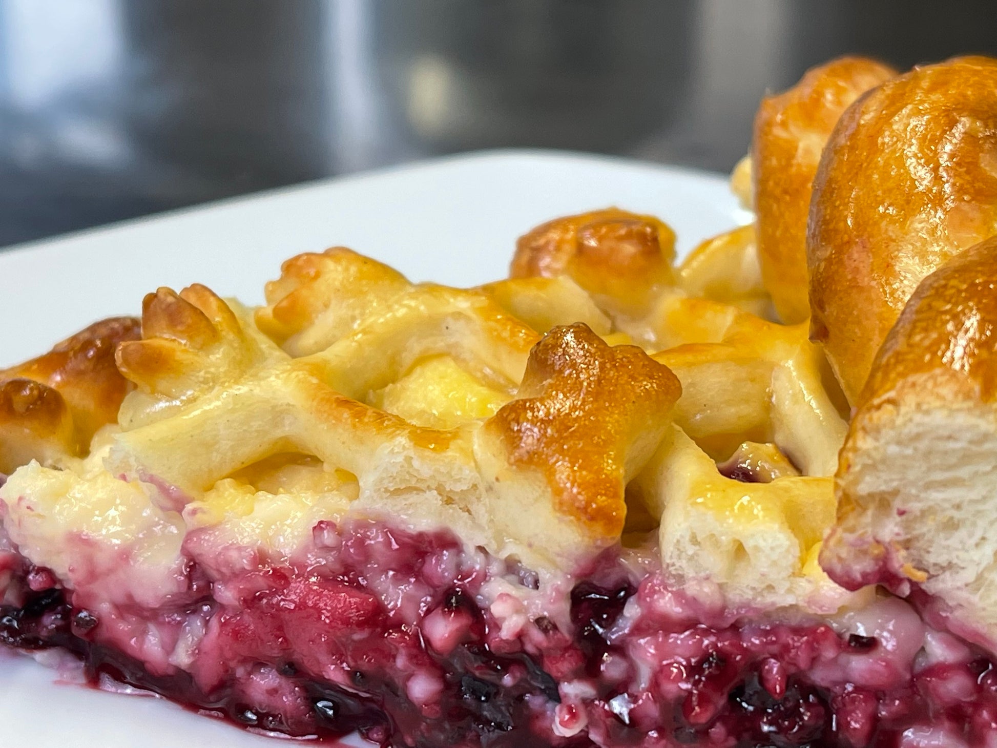 Pastete mit Johannisbeeren und Puddingcreme