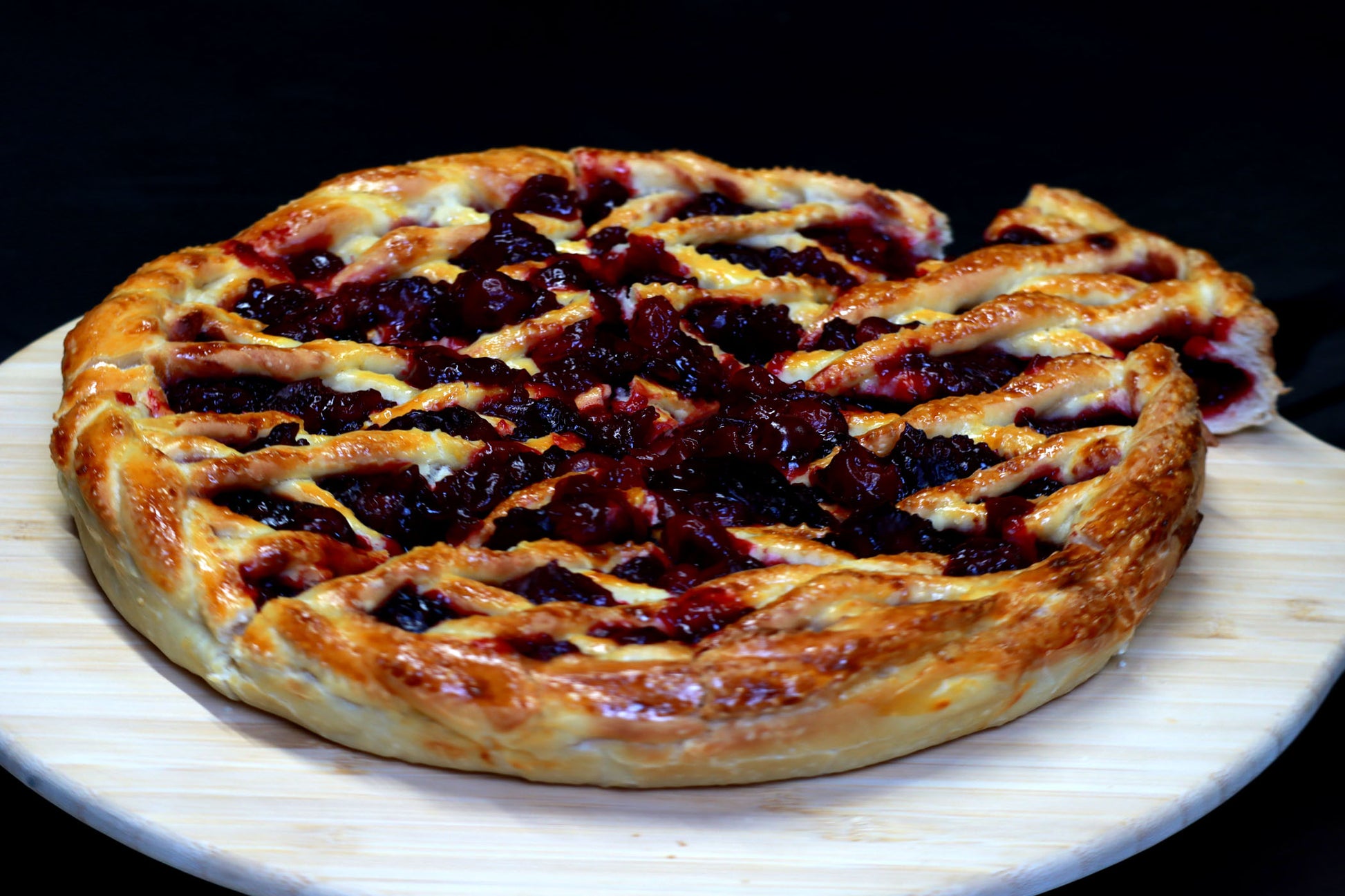 Pastete mit Kirschen