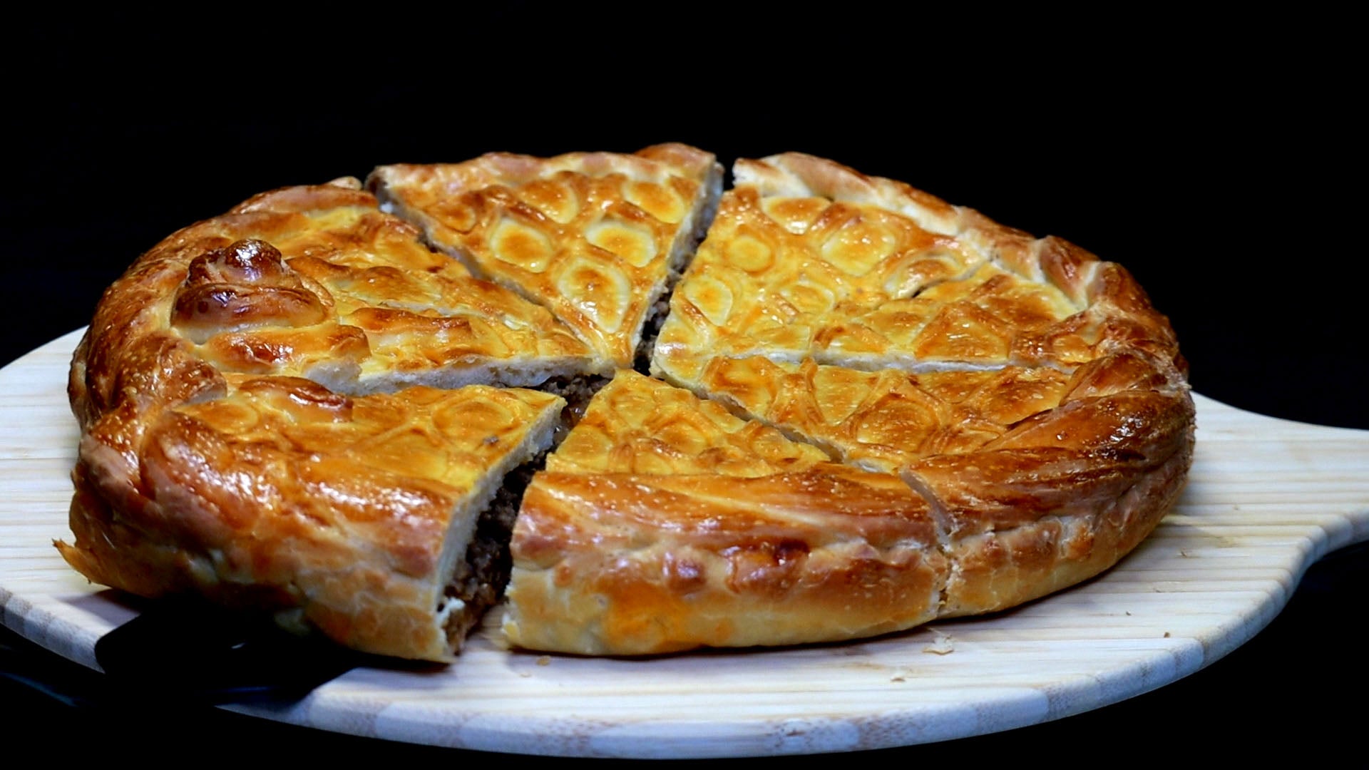 Pastete mit Kohl und Fleisch