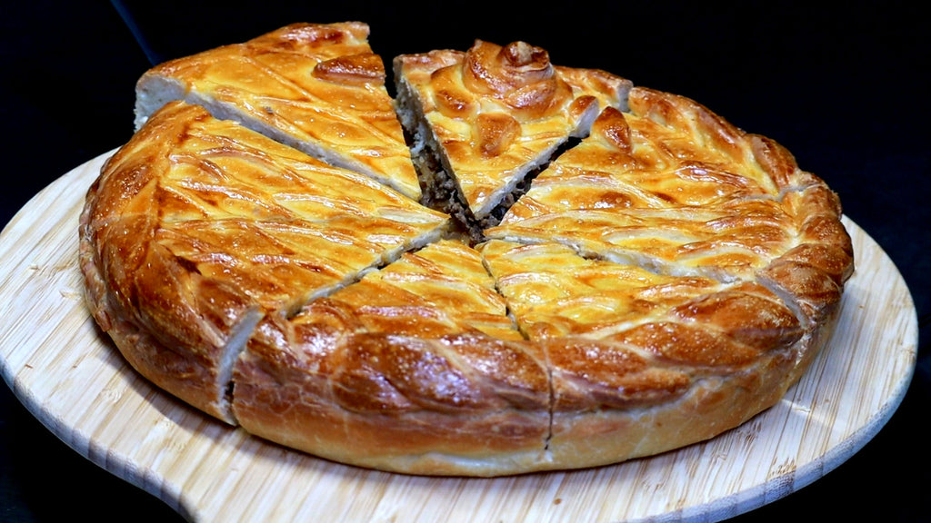Pastete mit Kohl und Fleisch