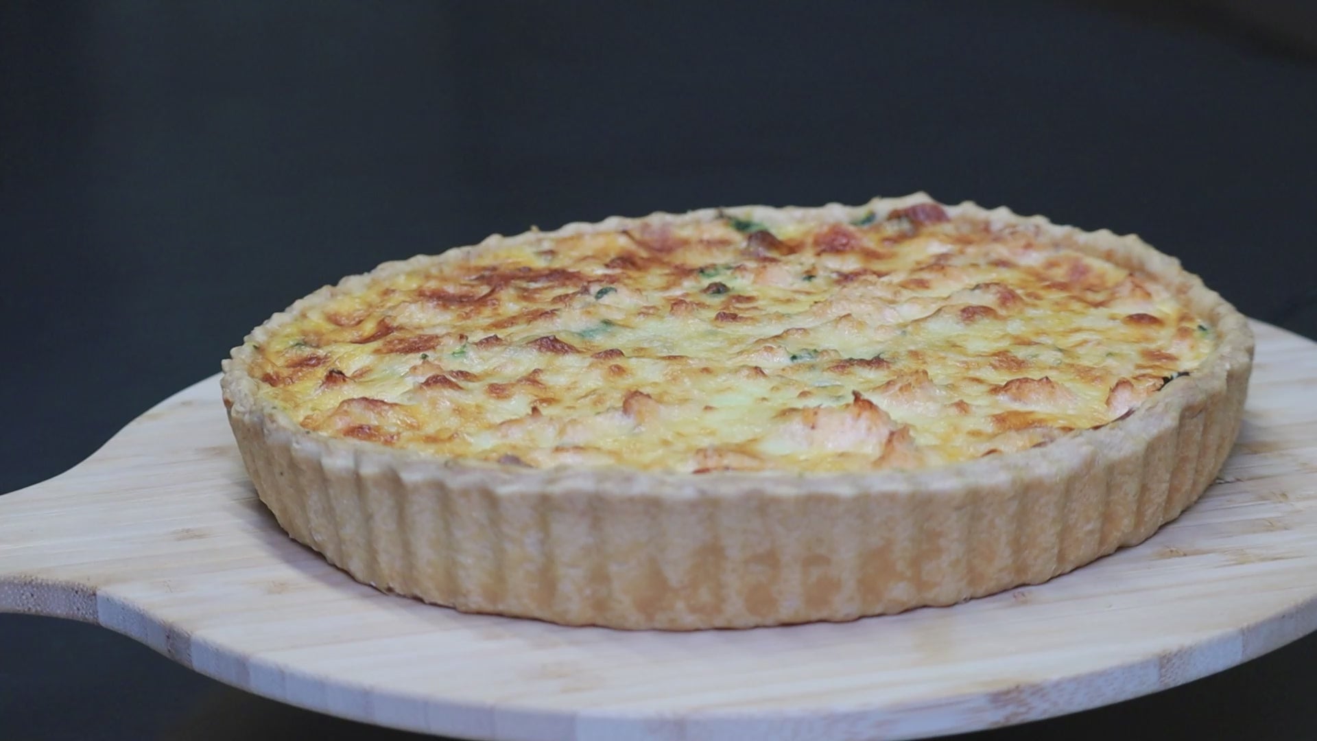 Quiche mit Lachs, Spinat & Mozzarella