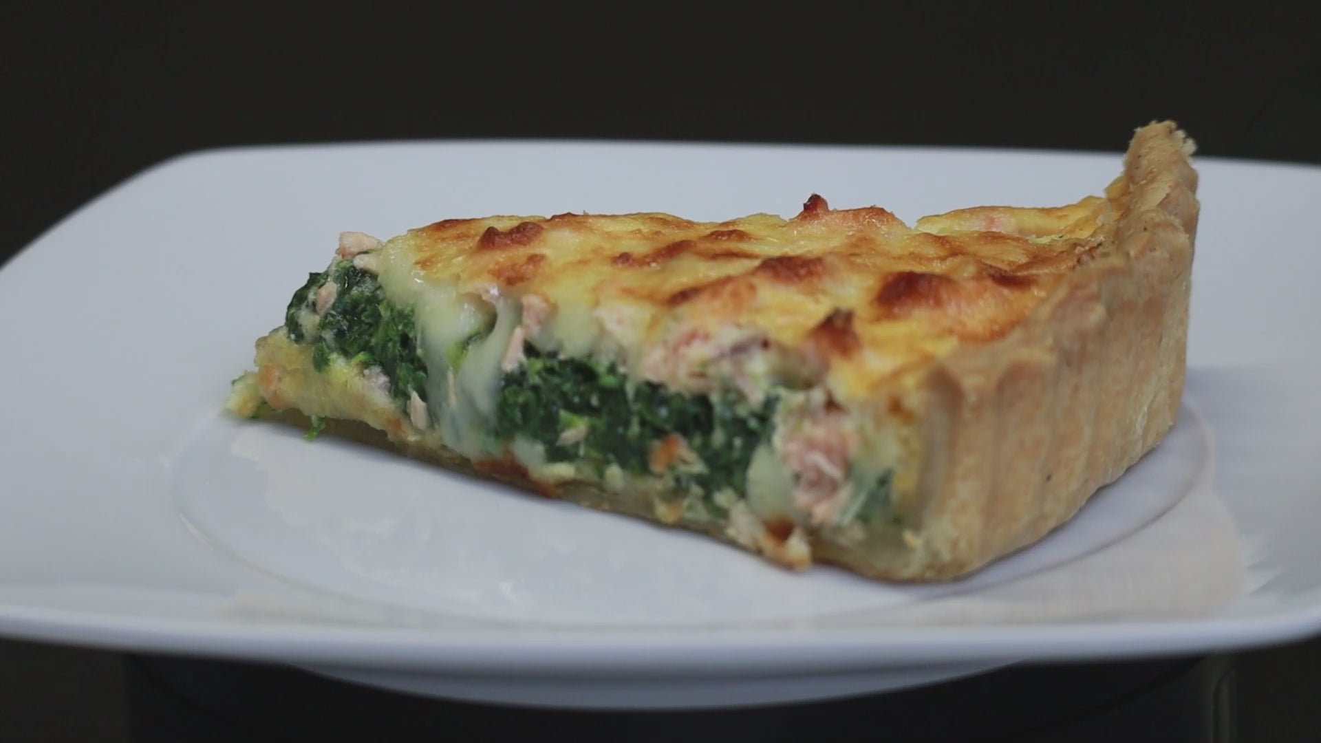 Quiche mit Lachs, Spinat & Mozzarella