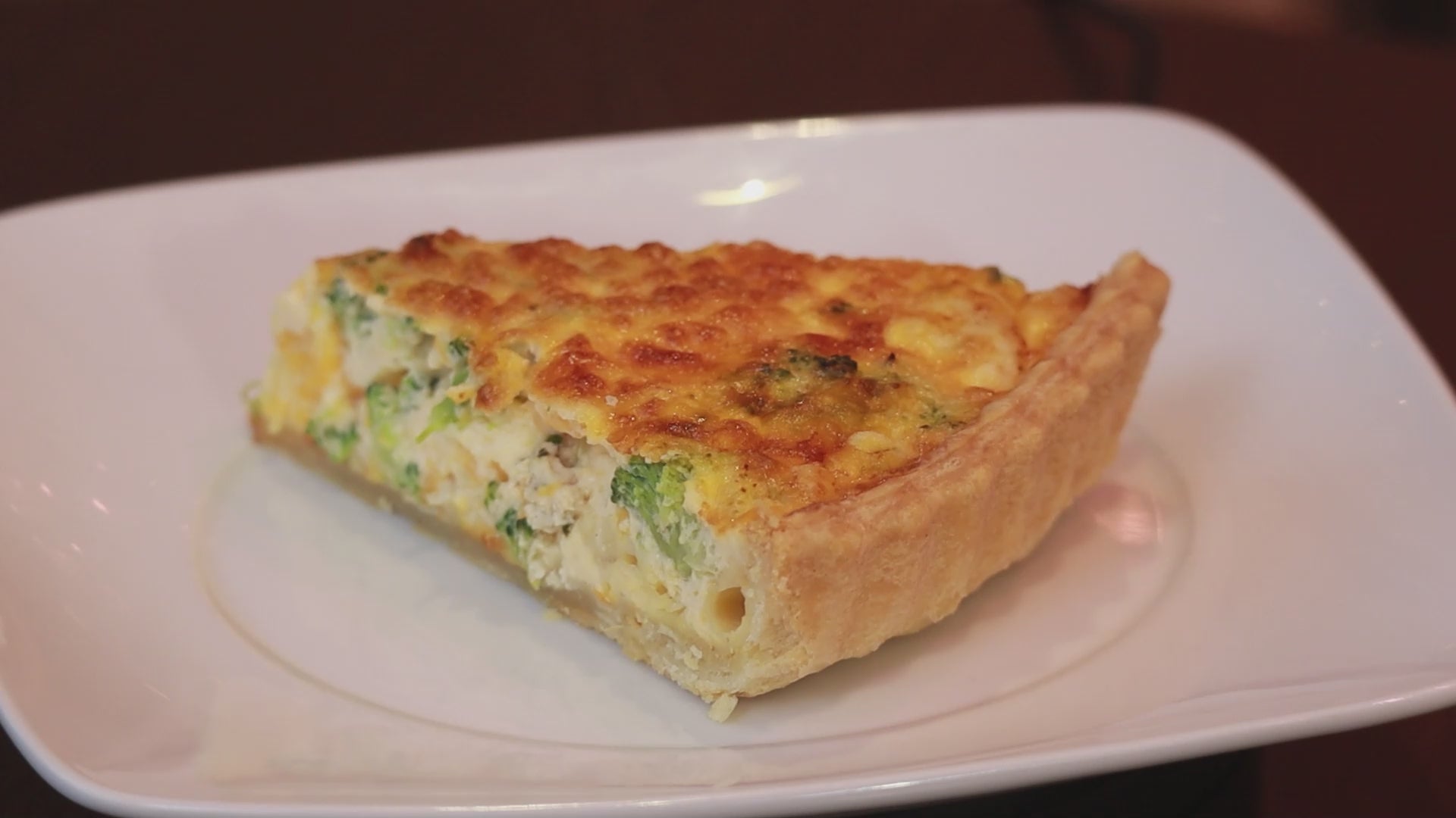 Quiche mit Hähnchen, Brokkoli & Cheddar
